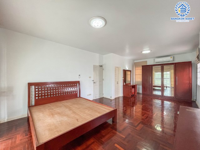 *****บ้านเดี่ยวมือสองย่านนนทบุรี ม.ลลิลอินเดอะพาร์ค บางใหญ่-กาญจนาภิเษก #หลังมุม เนื้อที่ 59.2 ตร.ว. ฟังก์ชัน 3 ห้องนอน 3 ห้องน้ำ 2 ที่จอดรถ มาพร้อมของแถมเพียบ! บนทำเลดี ใกล้รถไฟฟ้าสายสีม่วง "สถานีตลาดบางใหญ่", เซ็นทรัลเวสต์เกต และทางด่วน "กาญจนาภิเษก"